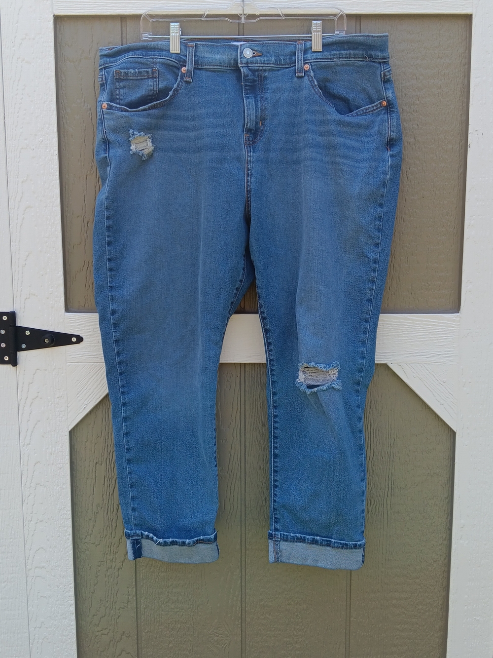 Denizen from Levi's Medium Blue Boyfriend Distressed Cropped Jeans Size 16 W33